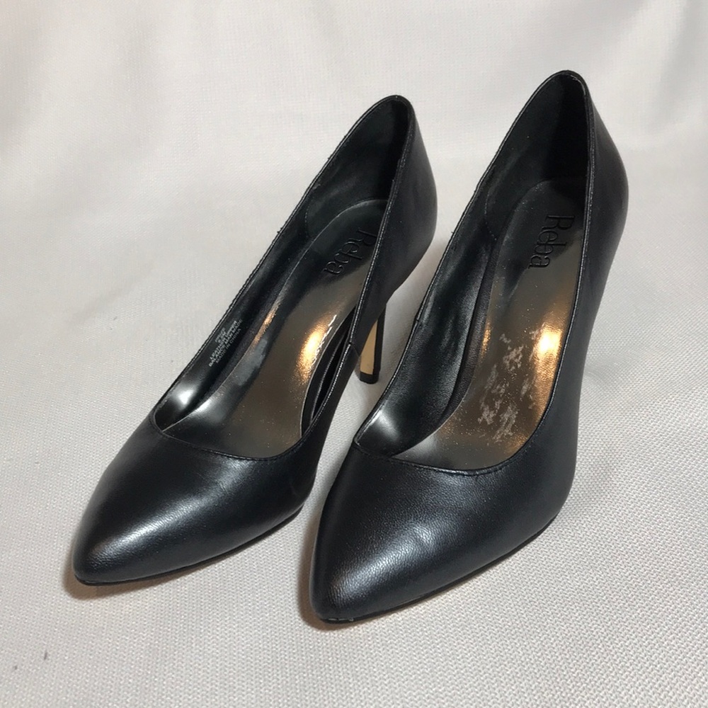 Reba Black Pumps Size 8.5